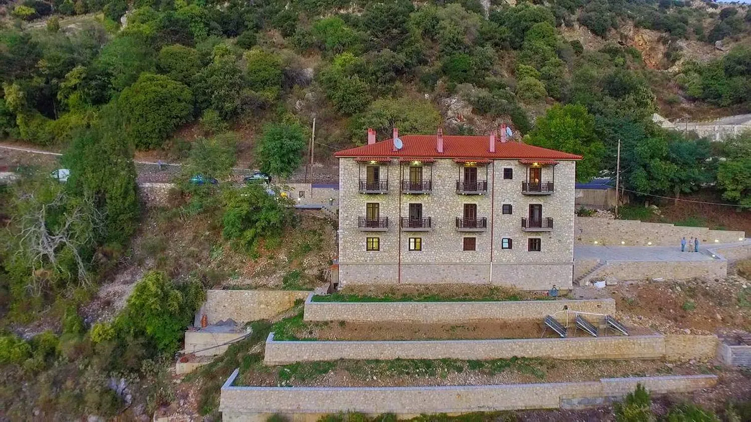 Το ξενοδοχείο στην πλαγιά
